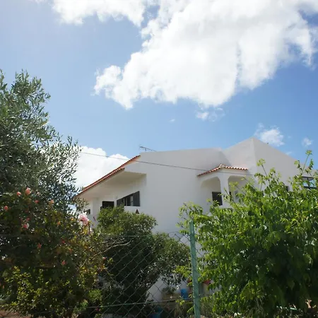 A Spacious 3 Bedroom In Casa Melia Porches (Algarve)
