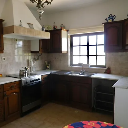 A Spacious 3 Bedroom In Casa Melia Porches (Algarve)